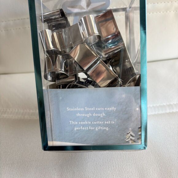 Winter Frost Set Of 12 Stainless Steel Cookie Cutters w/Tag Ready for Gifting - Picture 2 of 2
